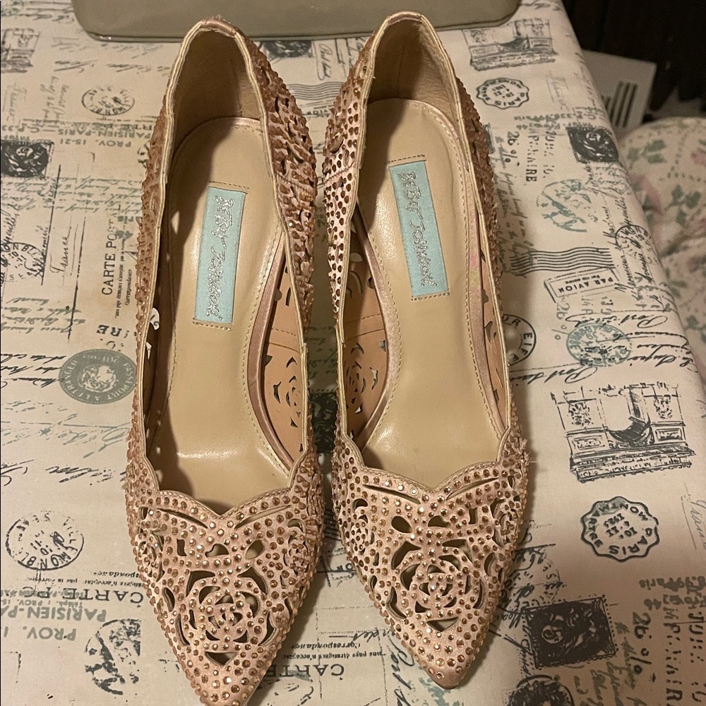 Betsy Johnson                               Elegant Beige Lace Women's Shoes
